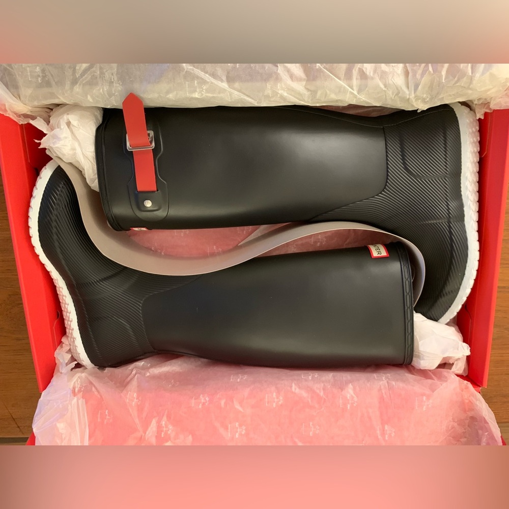 NEW Hunter Women’s Original Tall Calendar Sole Rubber Black Red Boots - SIZE 7
